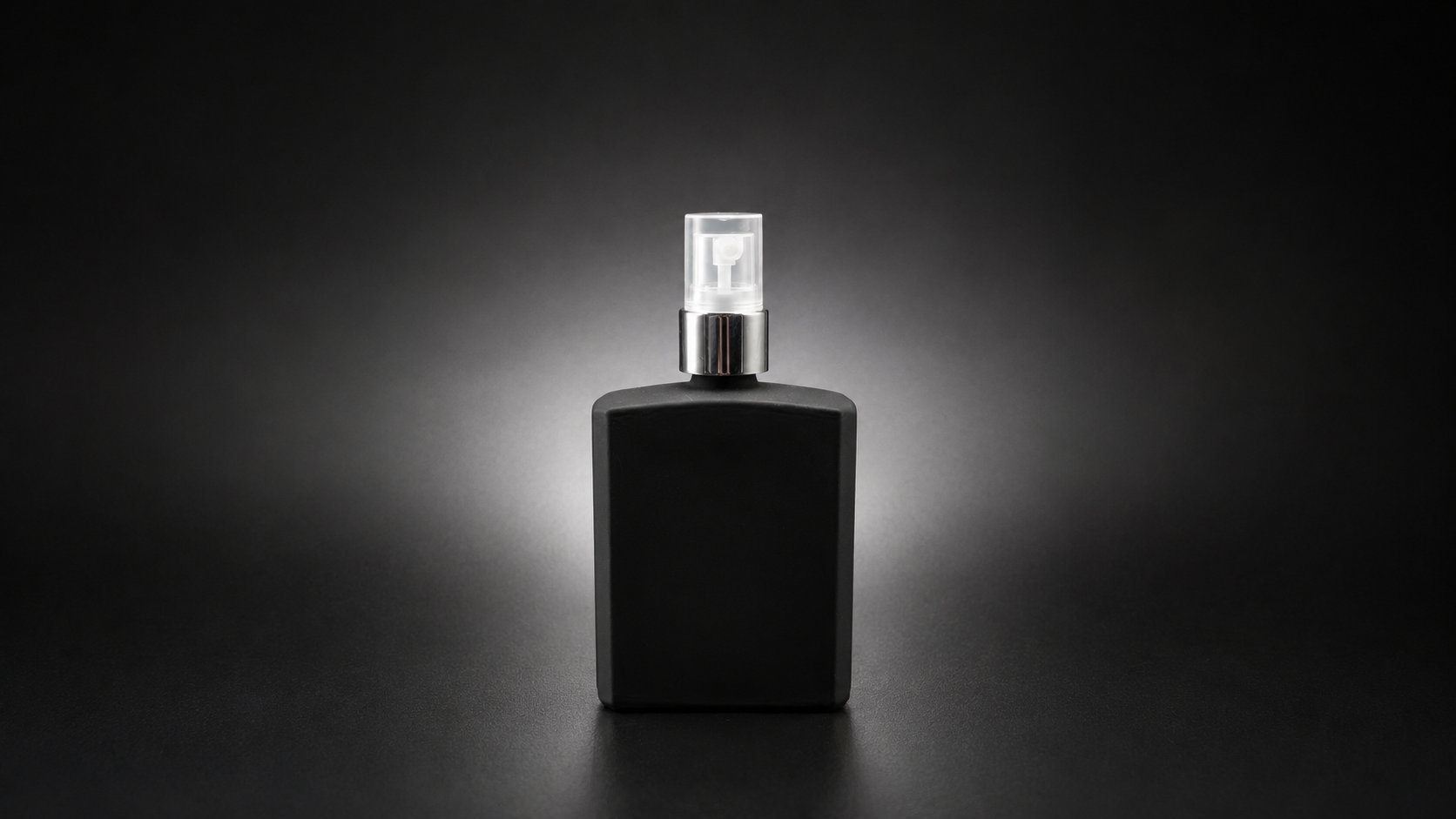 Frasco Axel negro mate de 120 ml con atomizador plata brillante para perfumería
