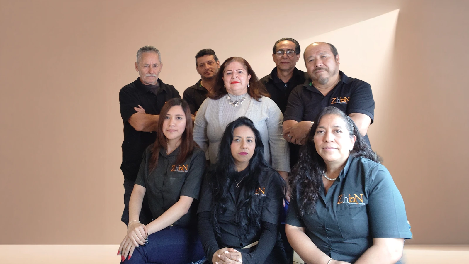 Equipo de especialistas de ZHIEN Packaging en soluciones de envases plásticos
